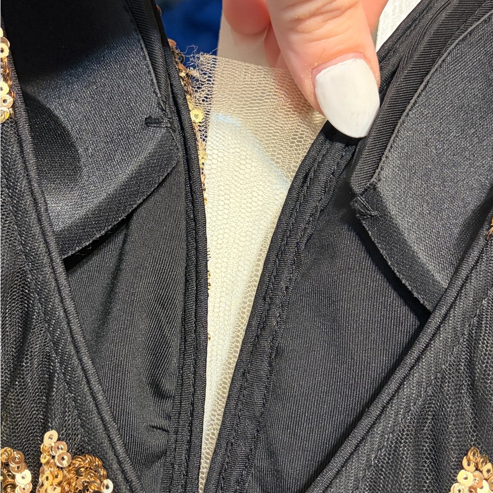 Jovani Black & Gold Sequin Plunging Neckline Fitted Gown Size 4 Prom Formal - Picture 5 of 11